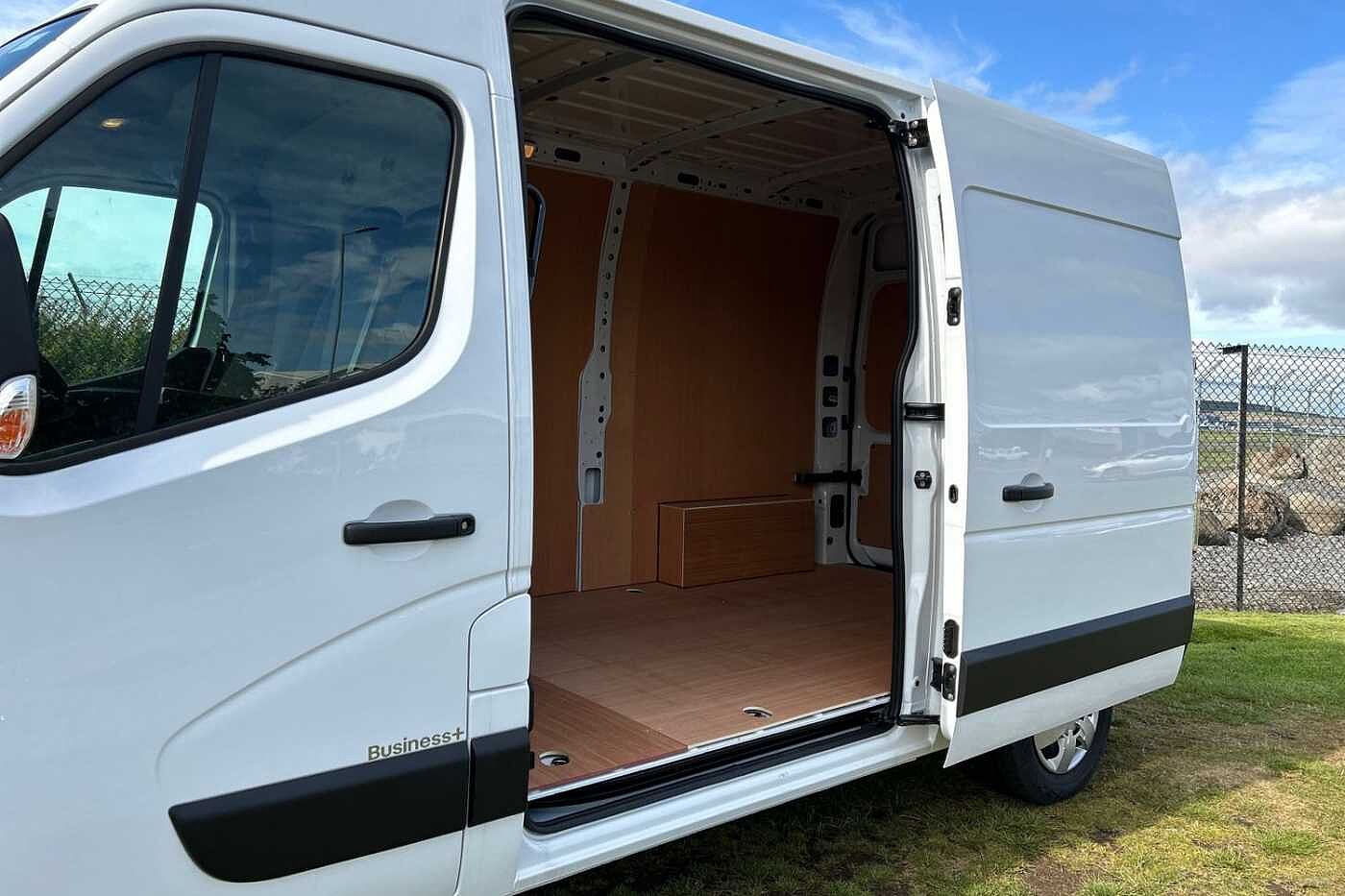 Renault Master M/Roof P/Van 2.3dCi MM35 135 (Eu6d) Business +