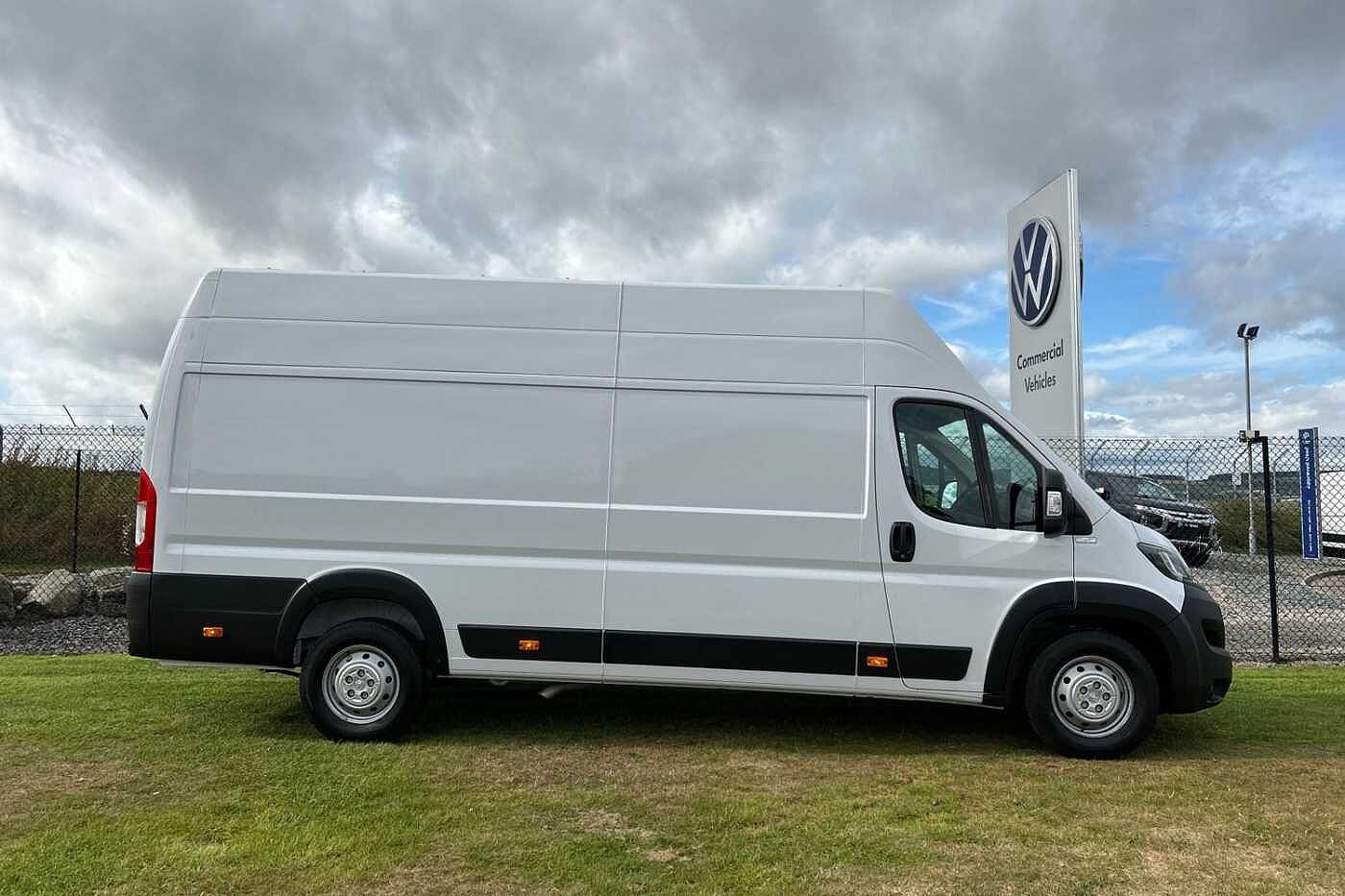 Peugeot Boxer 435 L4 Diesel 2.2 BlueHDi H3 Professional Premium+ Van 140ps