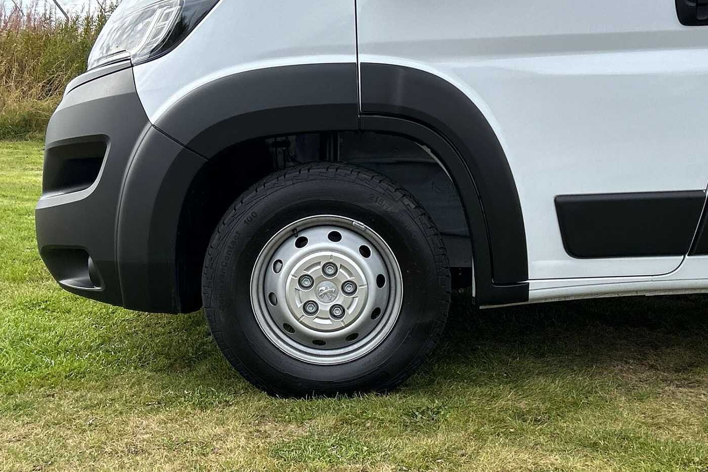 Peugeot Boxer 435 L4 Diesel 2.2 BlueHDi H3 Professional Premium+ Van 140ps