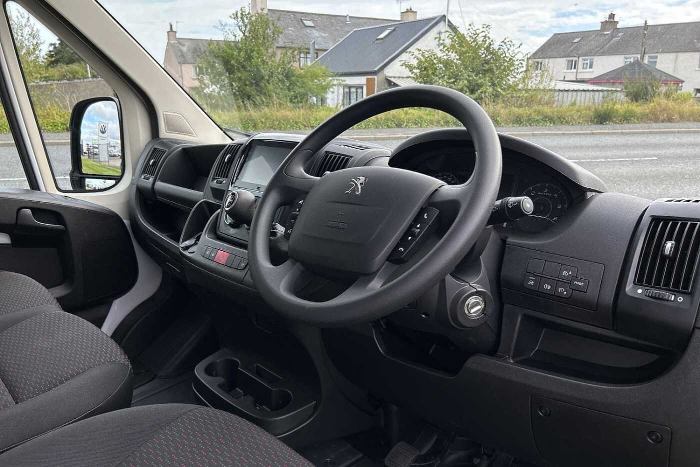 Peugeot Boxer 435 L4 Diesel 2.2 BlueHDi H3 Professional Premium+ Van 140ps