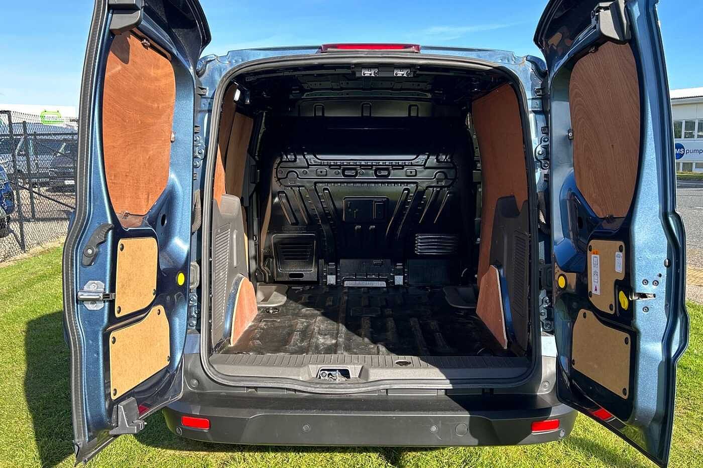 Ford Transit Connect 1.5 EcoBlue 120PSL1 200 LTD PVan