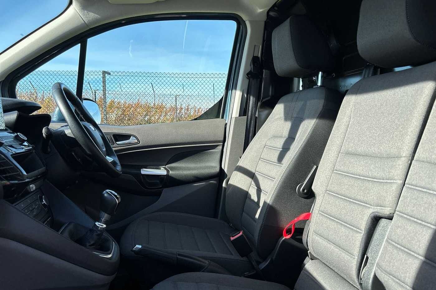 Ford Transit Connect 1.5 EcoBlue 120PSL1 200 LTD PVan