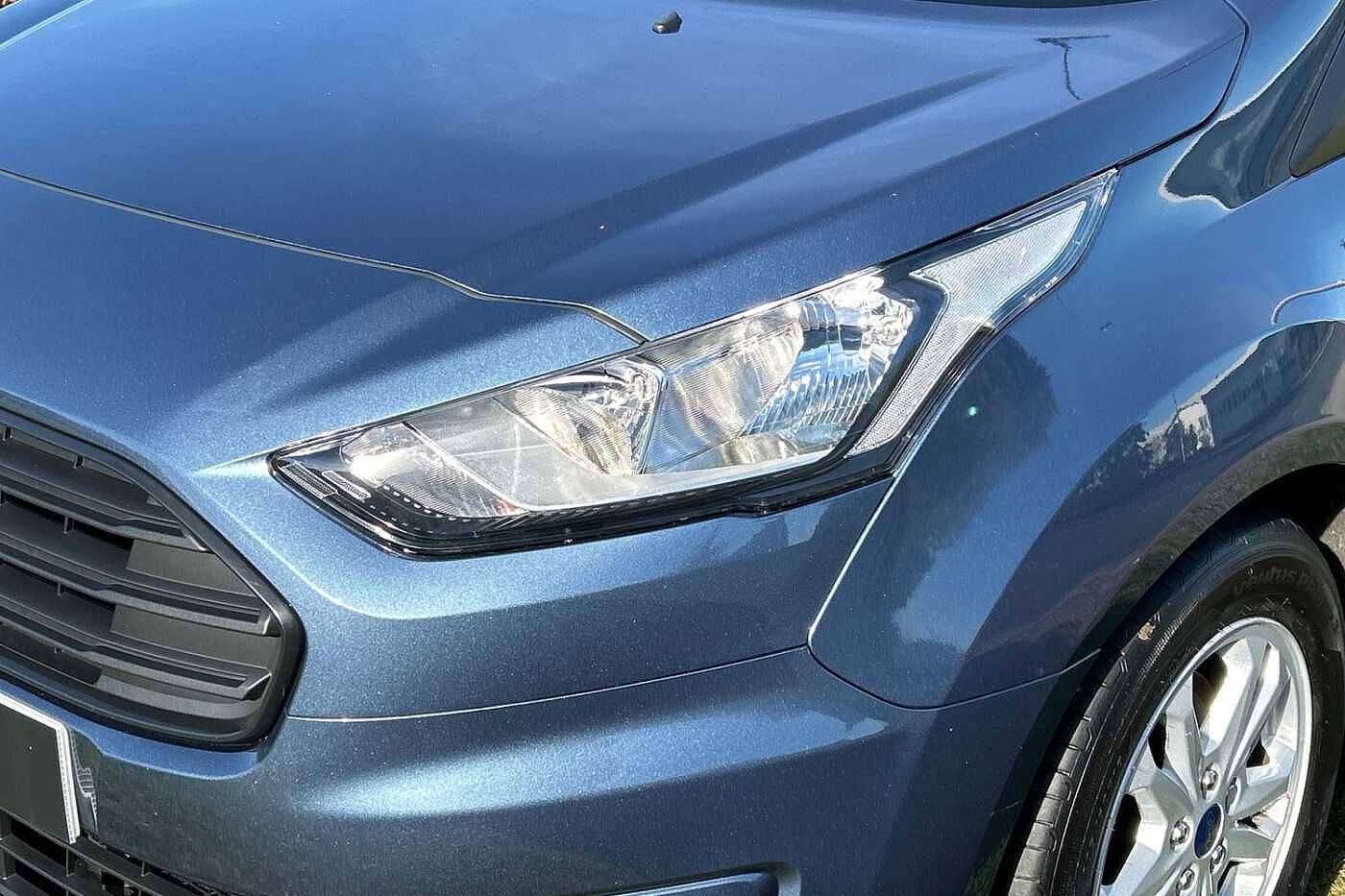 Ford Transit Connect 1.5 EcoBlue 120PSL1 200 LTD PVan