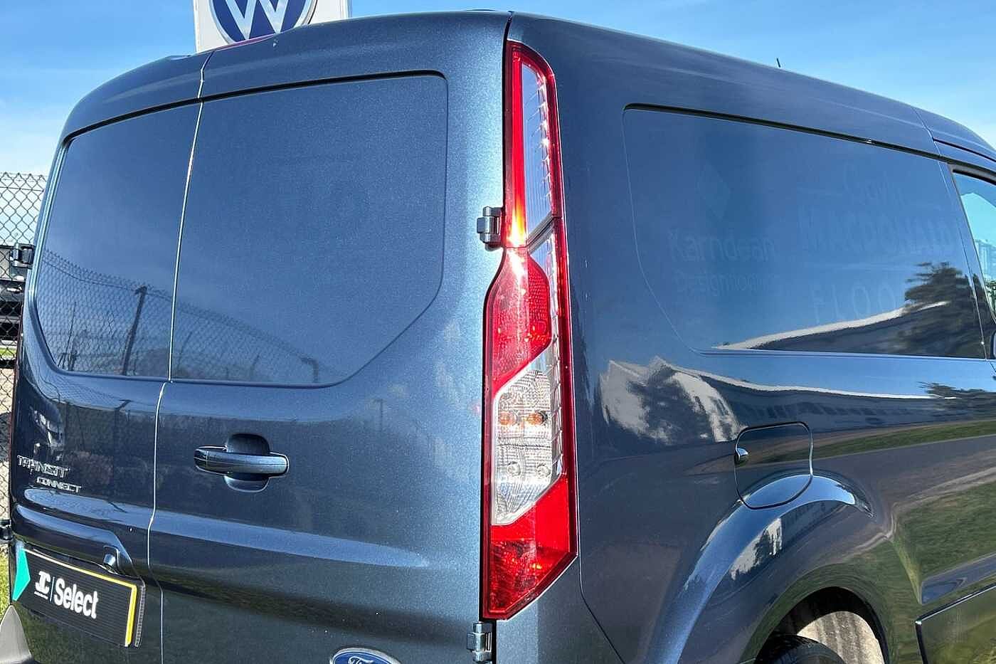 Ford Transit Connect 1.5 EcoBlue 120PSL1 200 LTD PVan