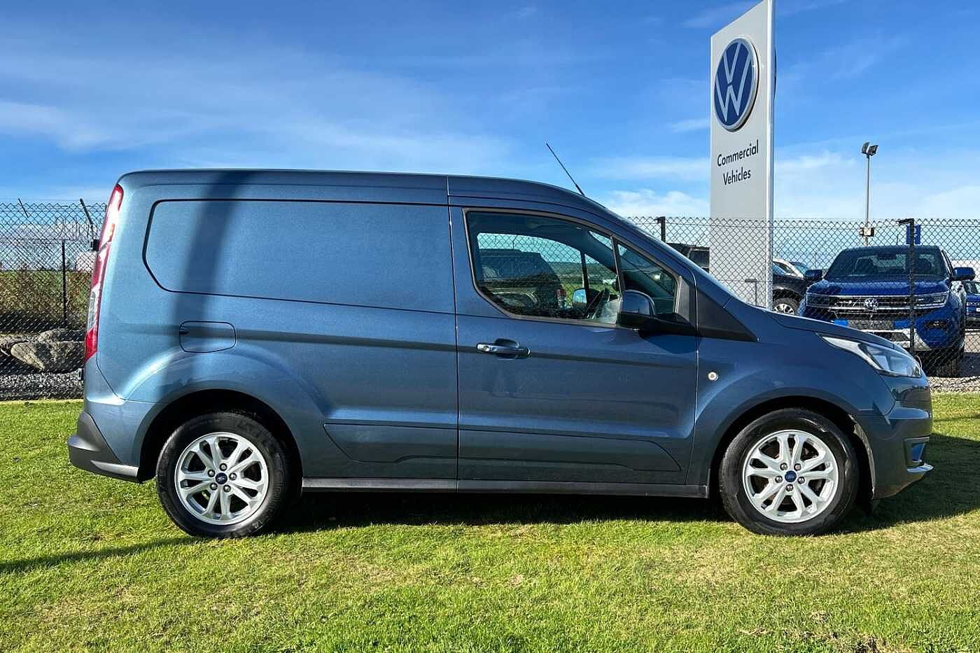 Ford Transit Connect 1.5 EcoBlue 120PSL1 200 LTD PVan
