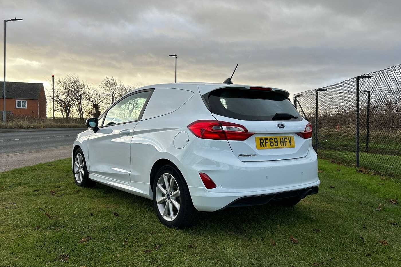 Ford Fiesta 1.5TDCi (85ps)(Eu6dT) Sport Panel Van