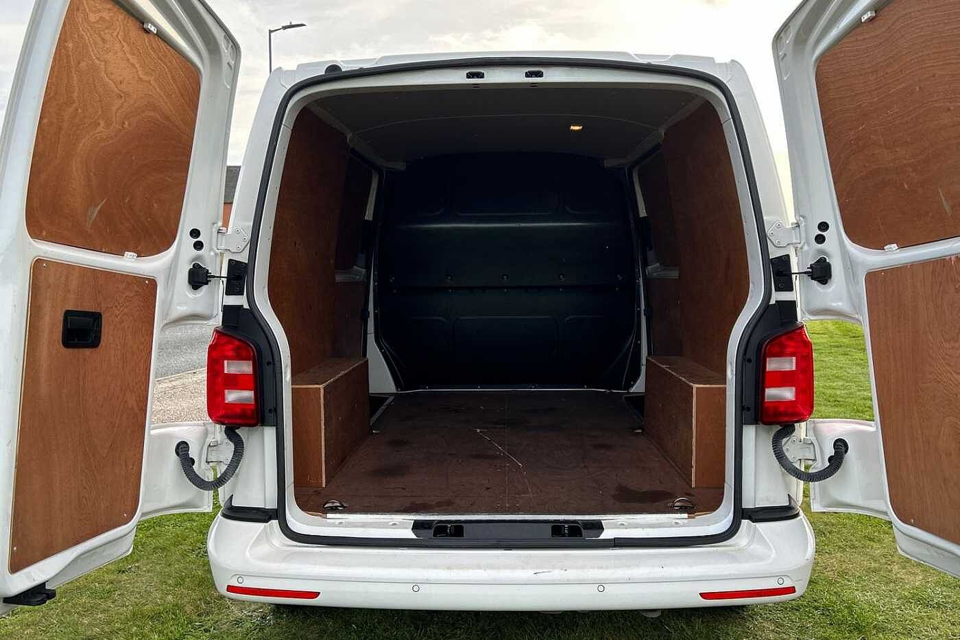 Volkswagen Transporter PV 2.0TDI (102PS) T28 Highline BMT SWB