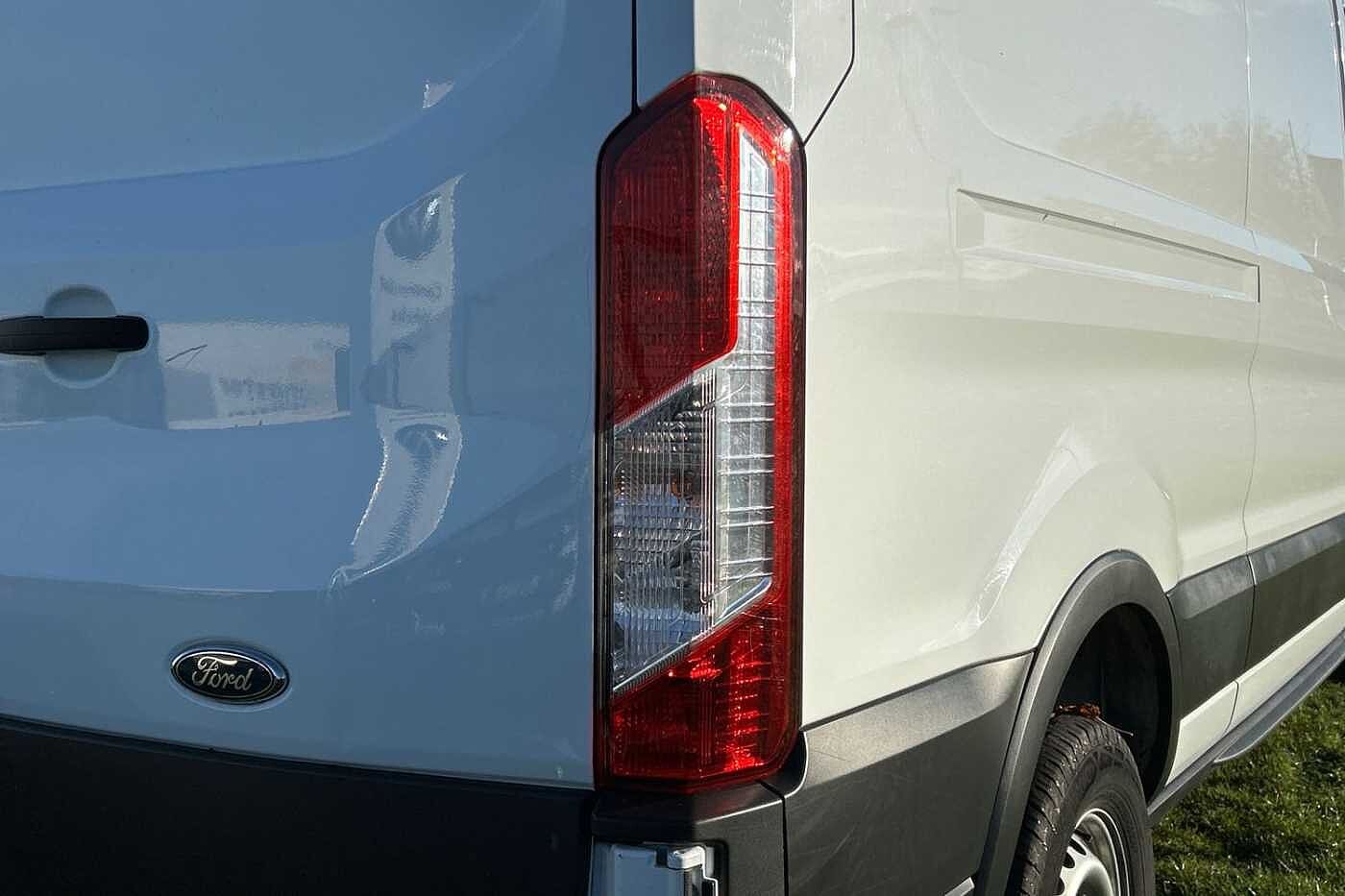 Ford Transit 2.0TDCi (105PS)Eu6dT 350 L3H2 Panel Van