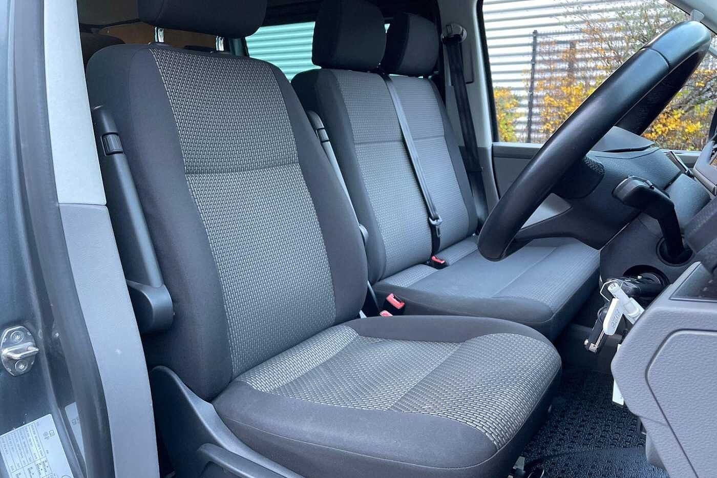 Volkswagen Transporter 2.0 TDI T30 Highline Crew Van 5dr Diesel DSG FWD SWB Euro 6 (s/s) (150 ps)