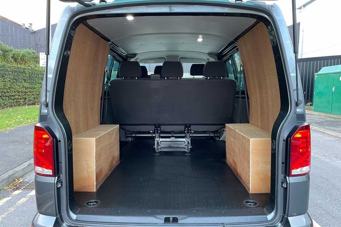 Volkswagen Transporter 2.0 TDI T30 Highline Crew Van 5dr Diesel DSG FWD SWB Euro 6 (s/s) (150 ps)