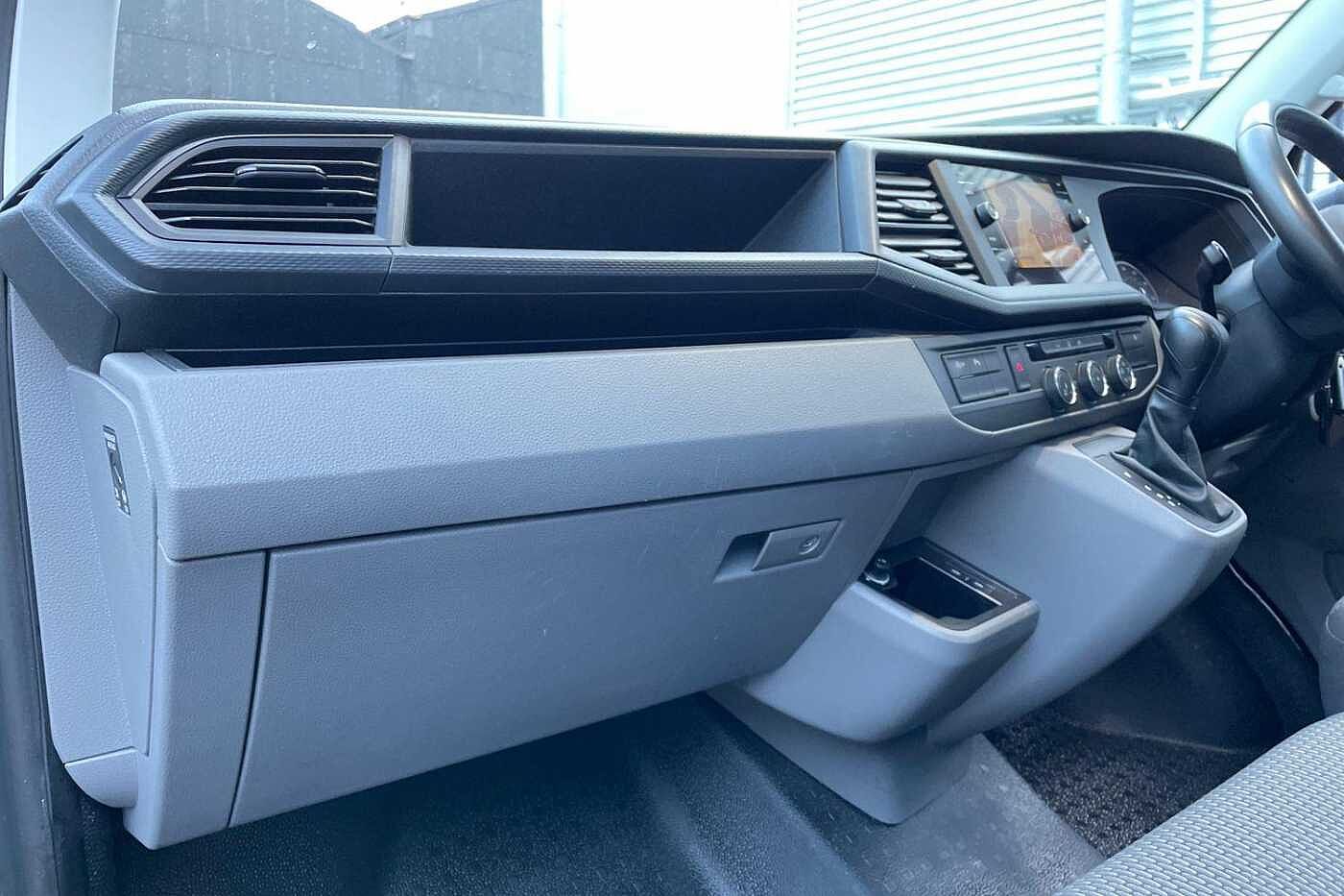Volkswagen Transporter 2.0 TDI T30 Highline Crew Van 5dr Diesel DSG FWD SWB Euro 6 (s/s) (150 ps)