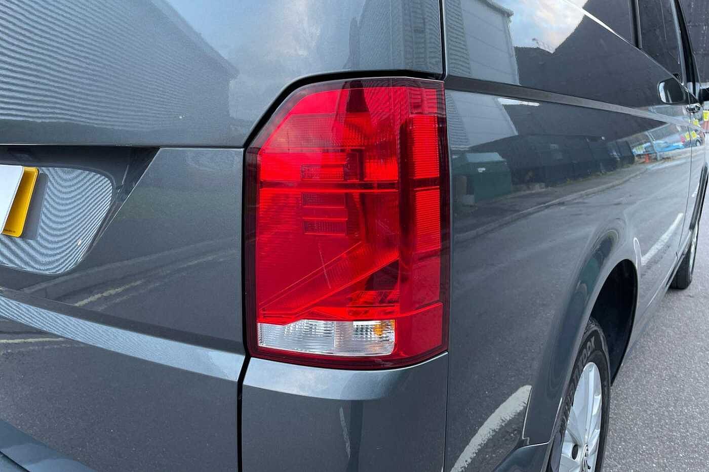Volkswagen Transporter 2.0 TDI T30 Highline Crew Van 5dr Diesel DSG FWD SWB Euro 6 (s/s) (150 ps)