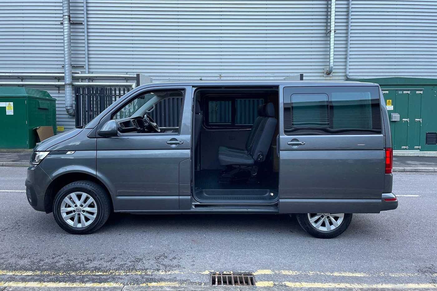 Volkswagen Transporter 2.0 TDI T30 Highline Crew Van 5dr Diesel DSG FWD SWB Euro 6 (s/s) (150 ps)