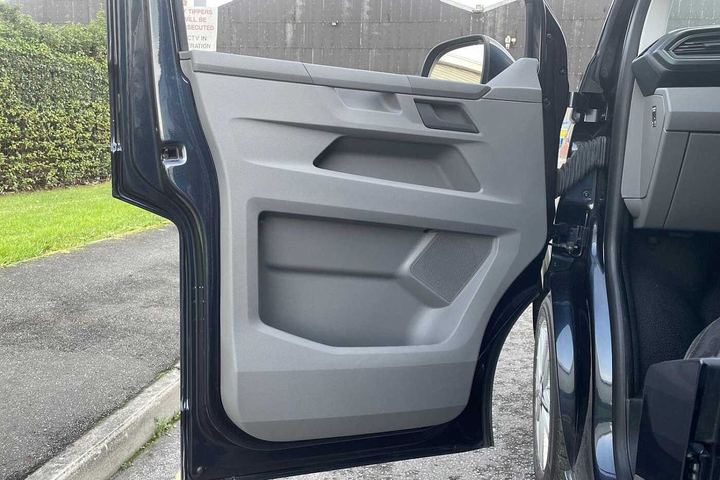 Volkswagen Transporter T32 SWB 2.0 TDI 150 Highline Kombi Van