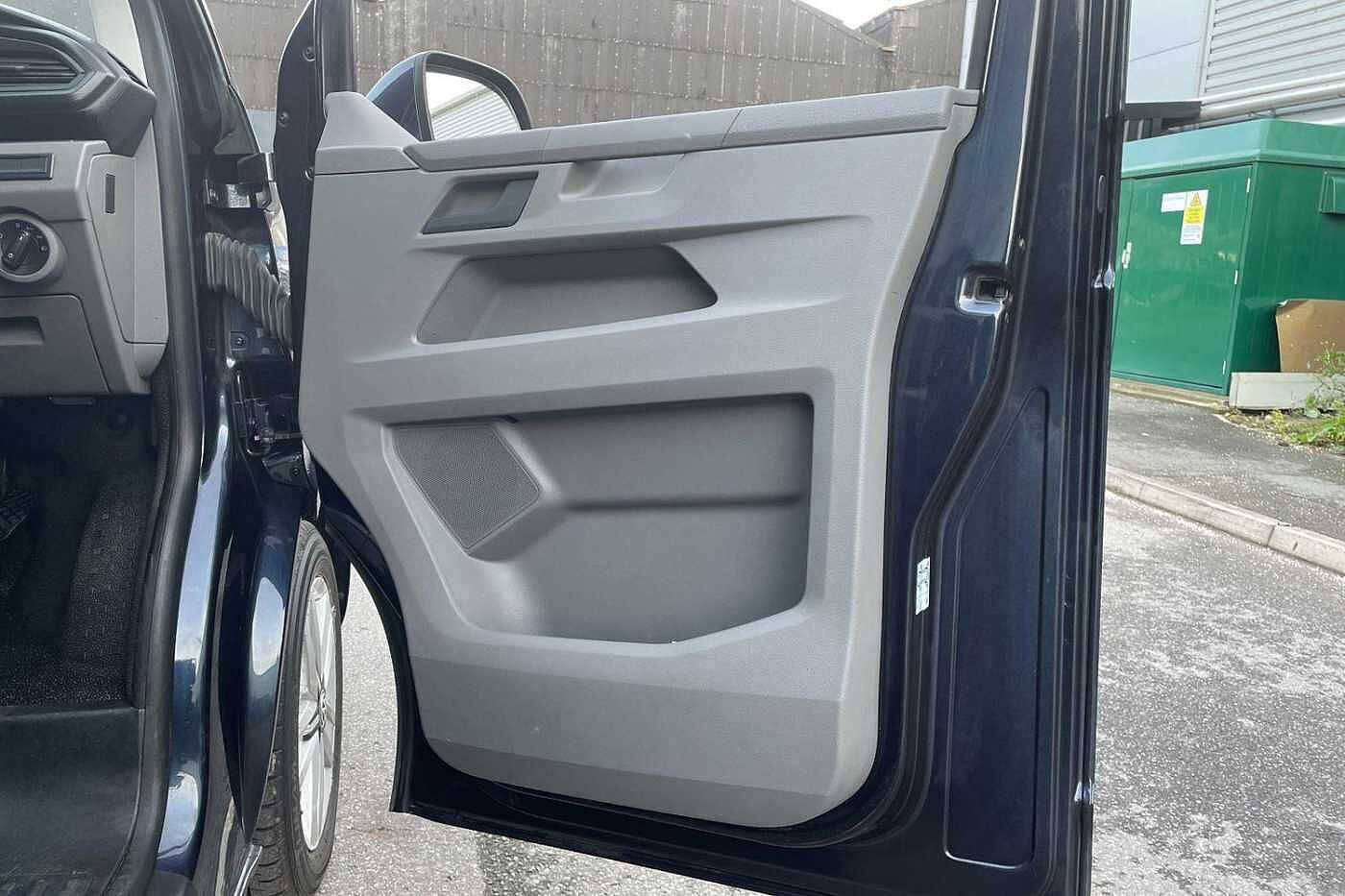 Volkswagen Transporter T32 SWB 2.0 TDI 150 Highline Kombi Van
