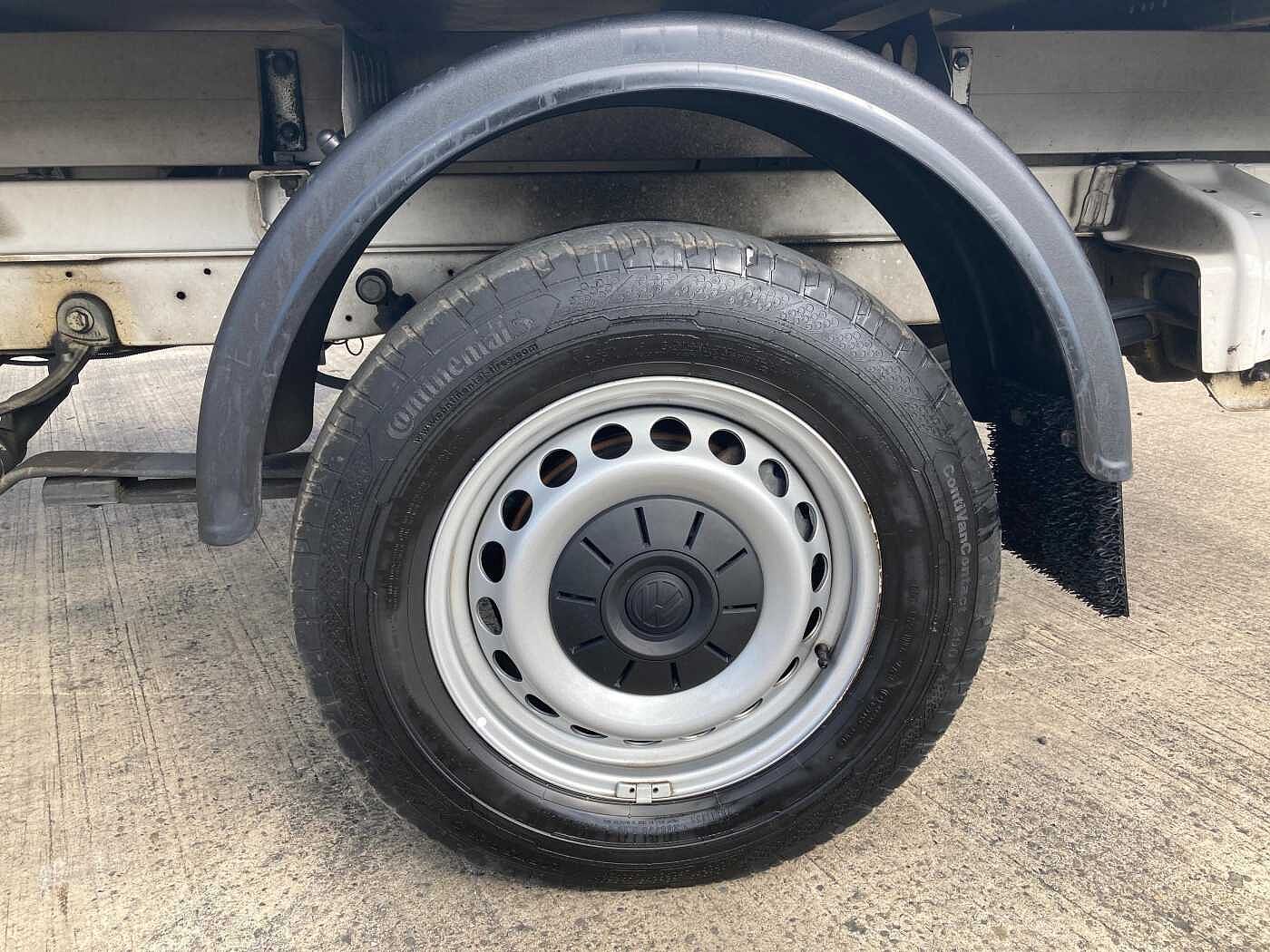 Volkswagen Crafter CR35 LWB FWD 2.0 TDI 140PS Startline ETG Tail Lift