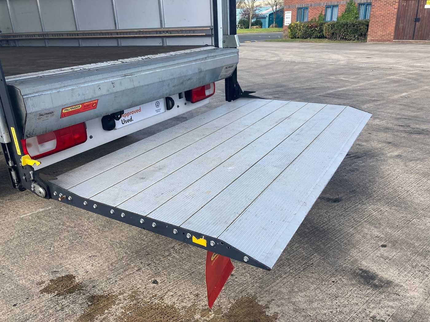 Volkswagen Crafter CR35 LWB FWD 2.0 TDI 140PS Startline ETG Tail Lift