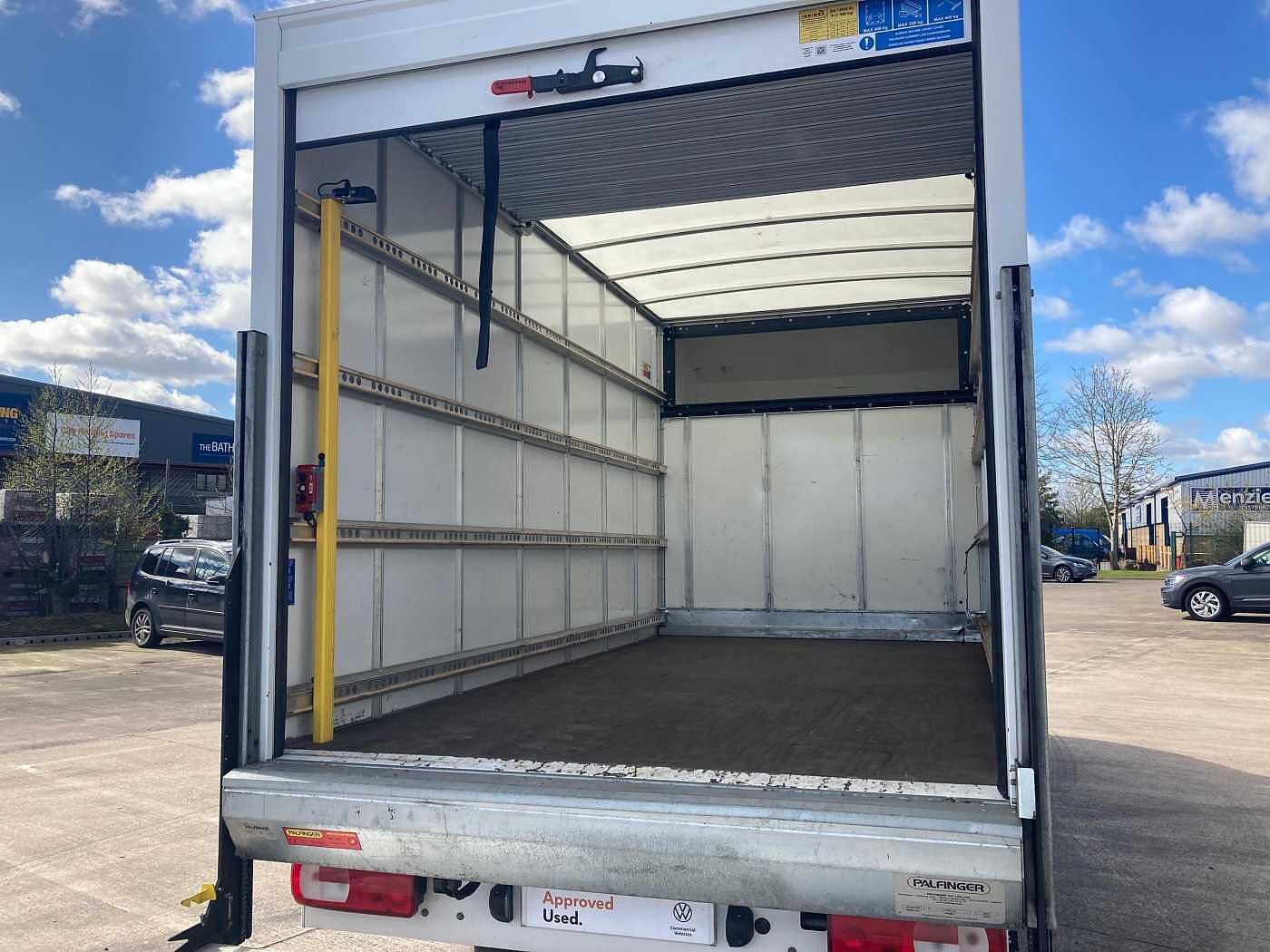 Volkswagen Crafter CR35 LWB FWD 2.0 TDI 140PS Startline ETG Tail Lift