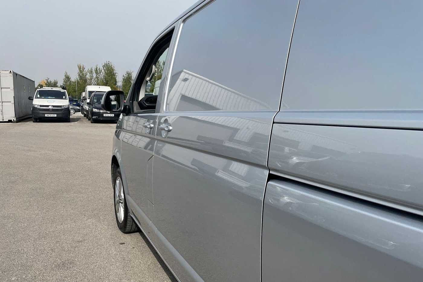 Volkswagen Transporter T30 LWB 2.0 BiTDI 204 Highline DSG
