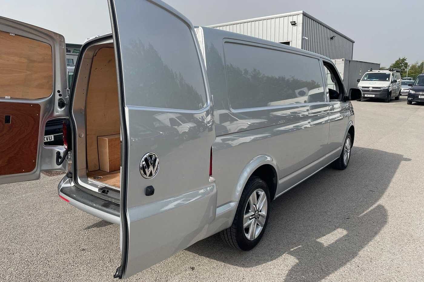 Volkswagen Transporter T30 LWB 2.0 BiTDI 204 Highline DSG