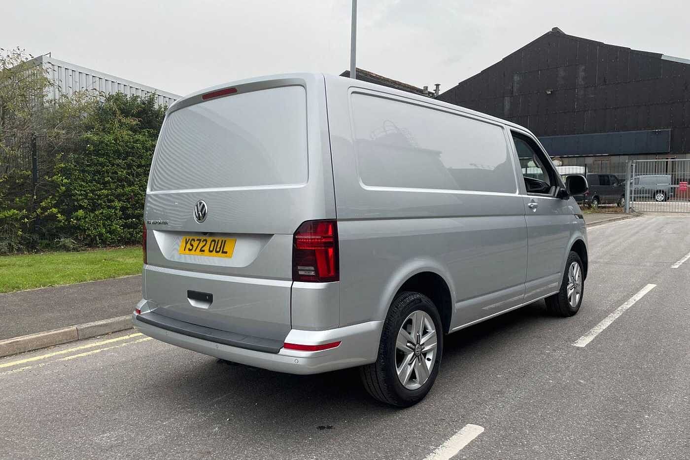 Volkswagen Transporter T32 SWB 2.0 BiTDI 204 Highline DSG
