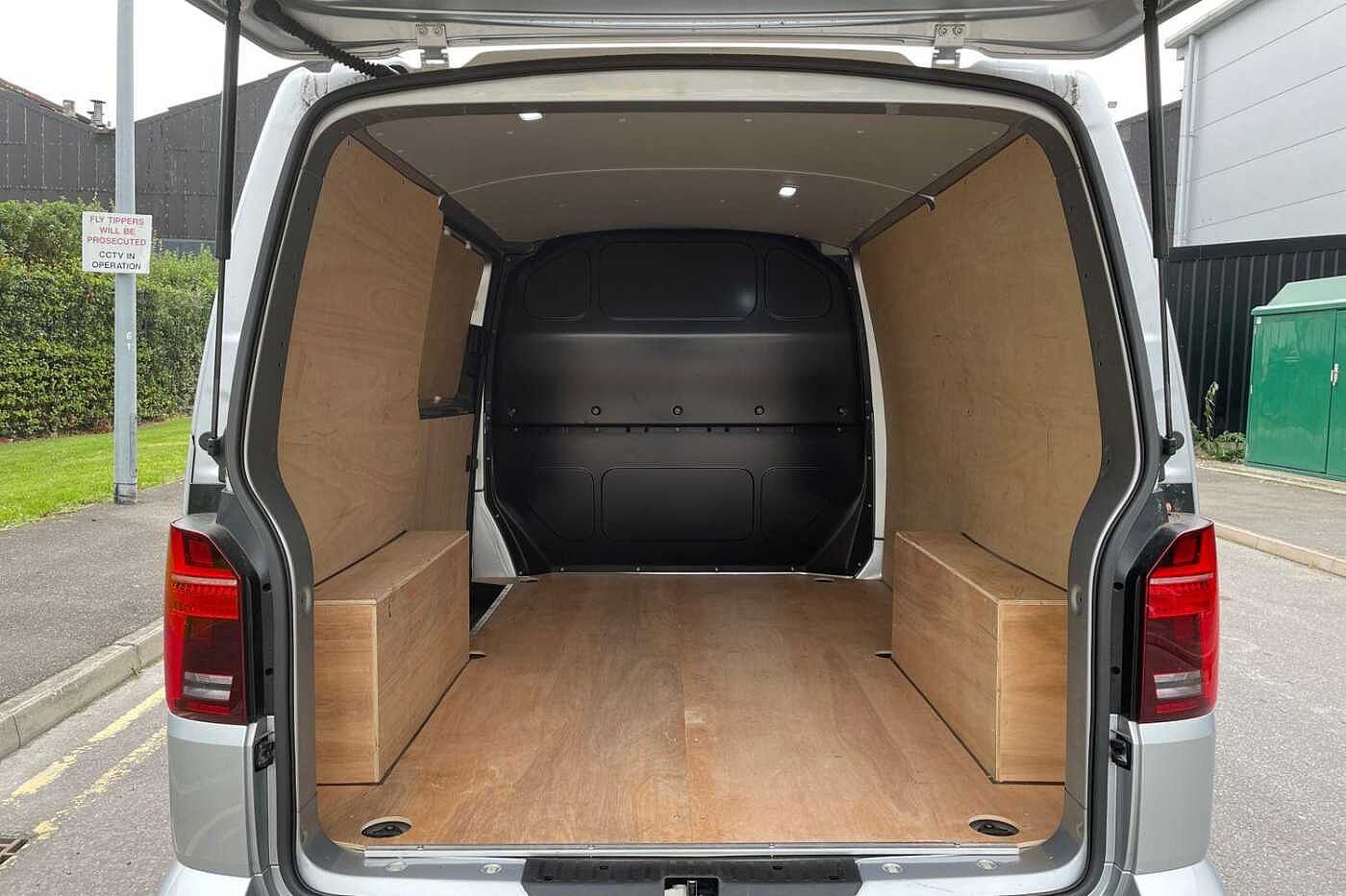 Volkswagen Transporter T32 SWB 2.0 BiTDI 204 Highline DSG