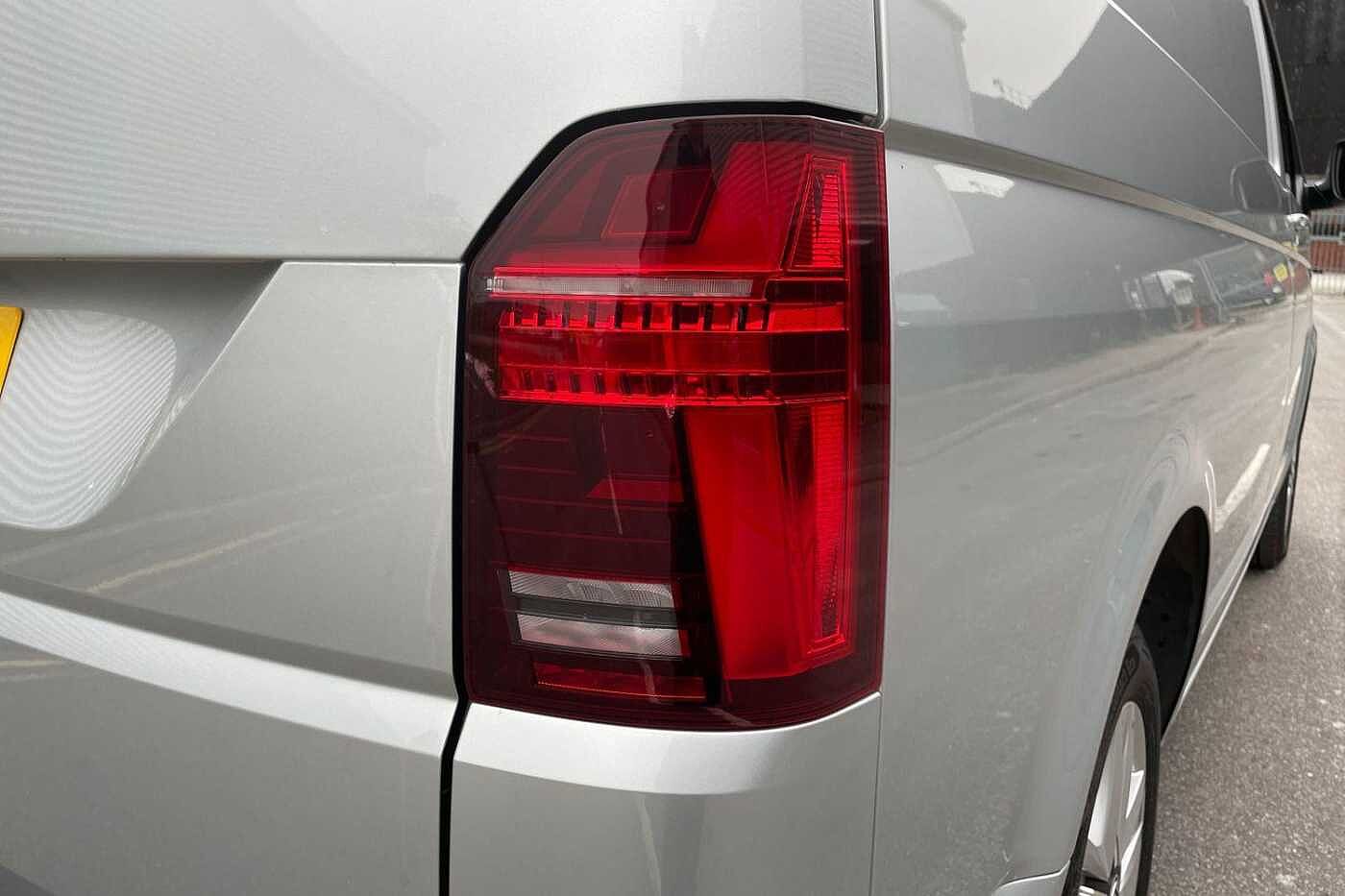Volkswagen Transporter T32 SWB 2.0 BiTDI 204 Highline DSG