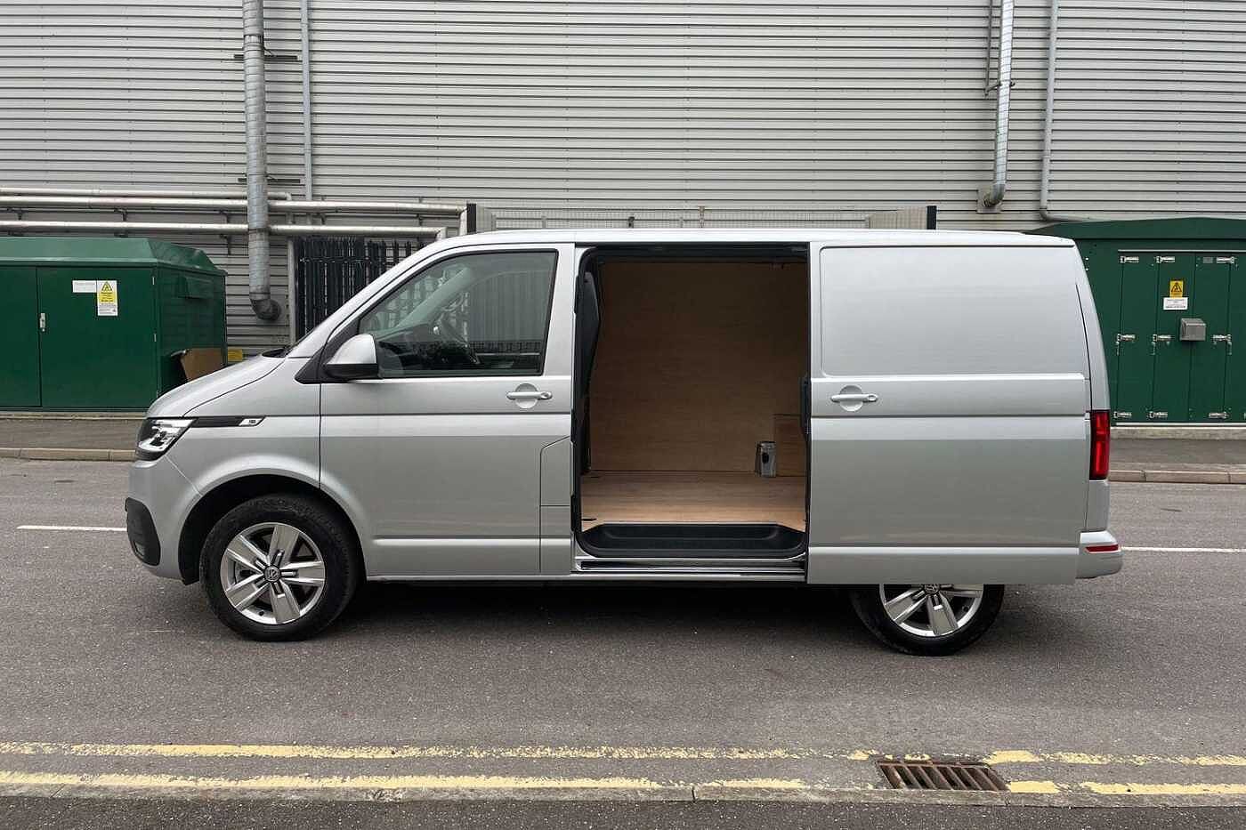 Volkswagen Transporter T32 SWB 2.0 BiTDI 204 Highline DSG