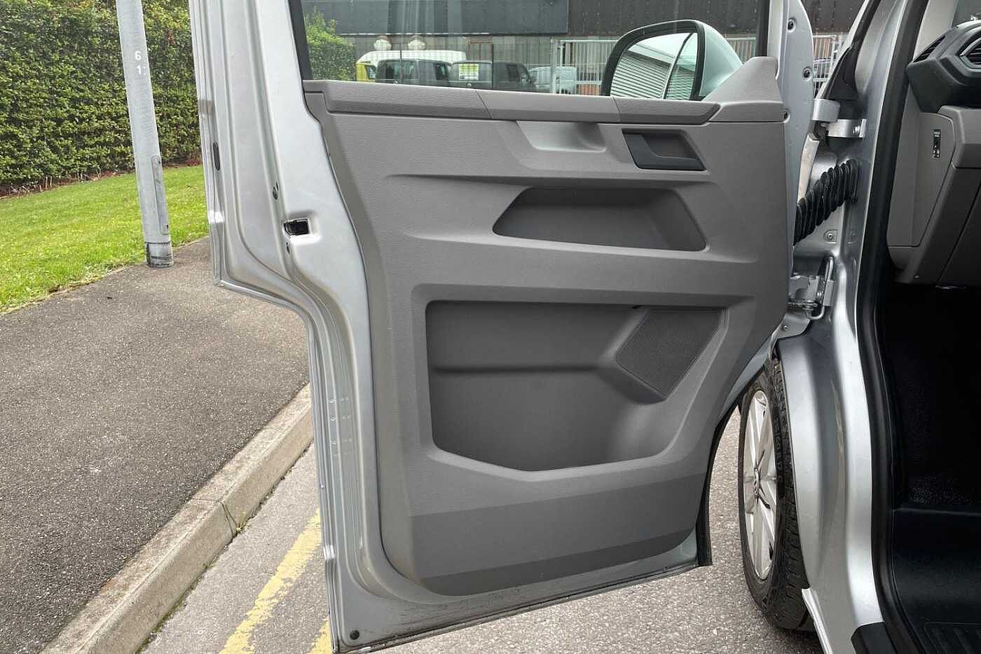 Volkswagen Transporter T32 SWB 2.0 BiTDI 204 Highline DSG