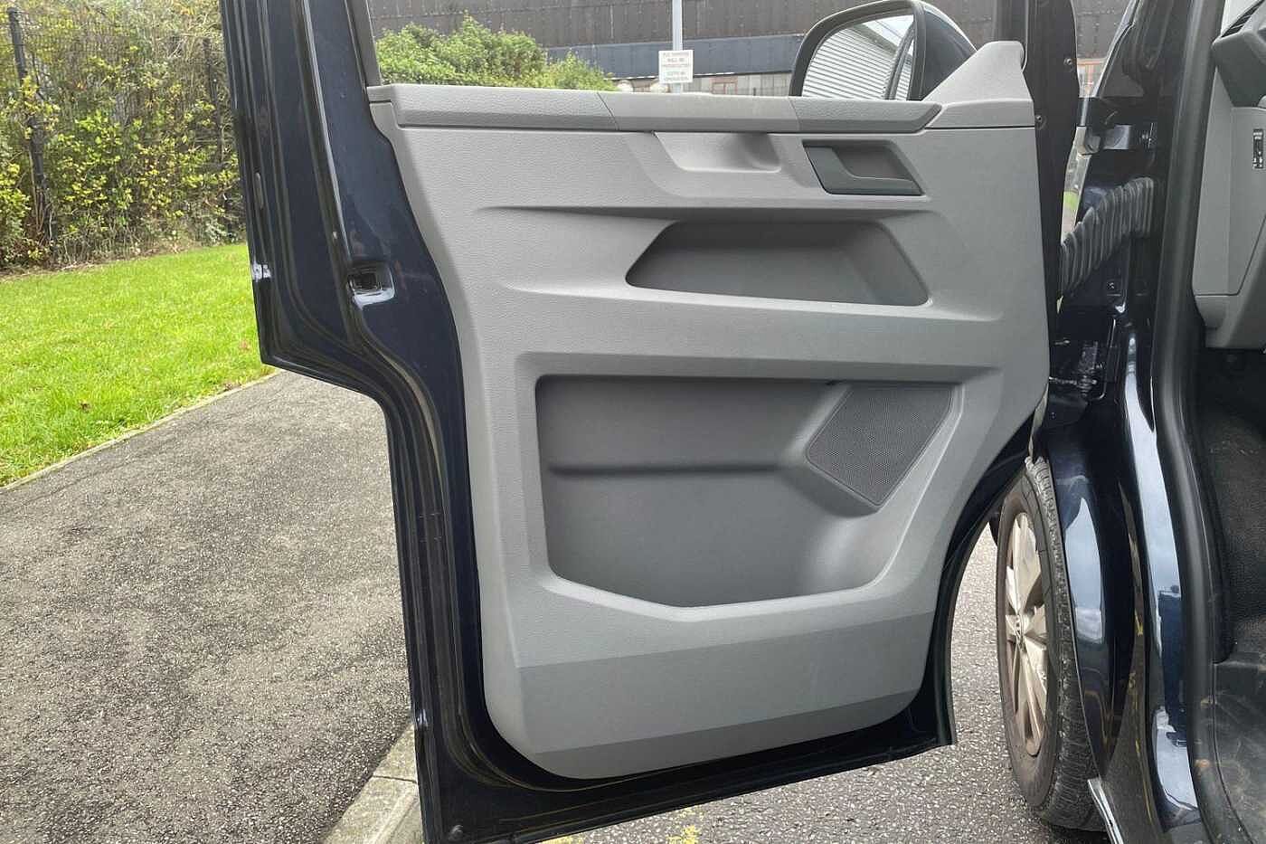 Volkswagen Transporter T30 SWB 2.0 TDI 110 Highline Kombi Van