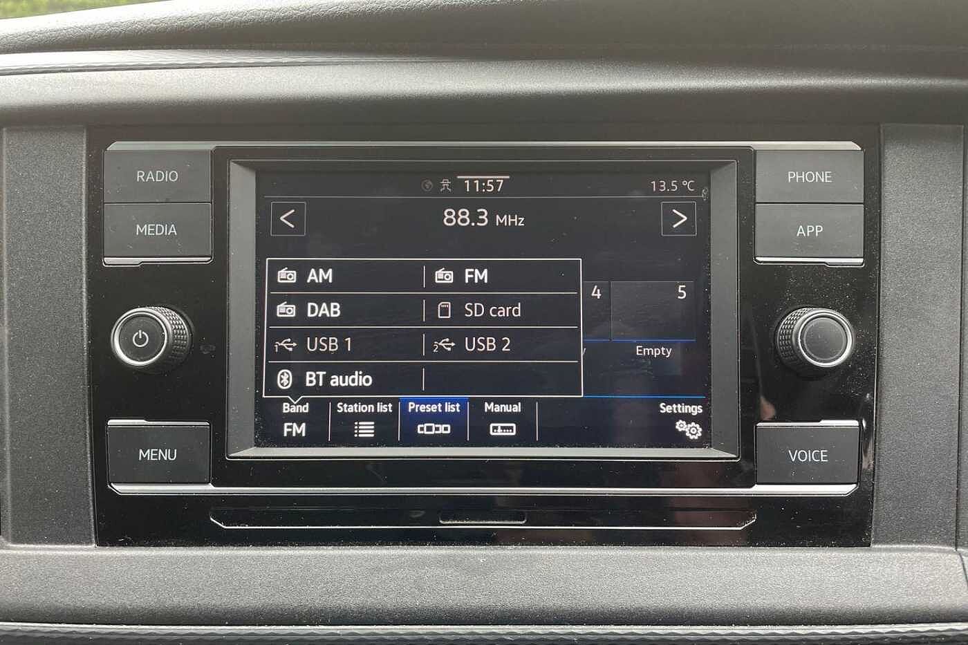 Volkswagen Transporter T30 SWB 2.0 TDI 110 Highline Kombi Van