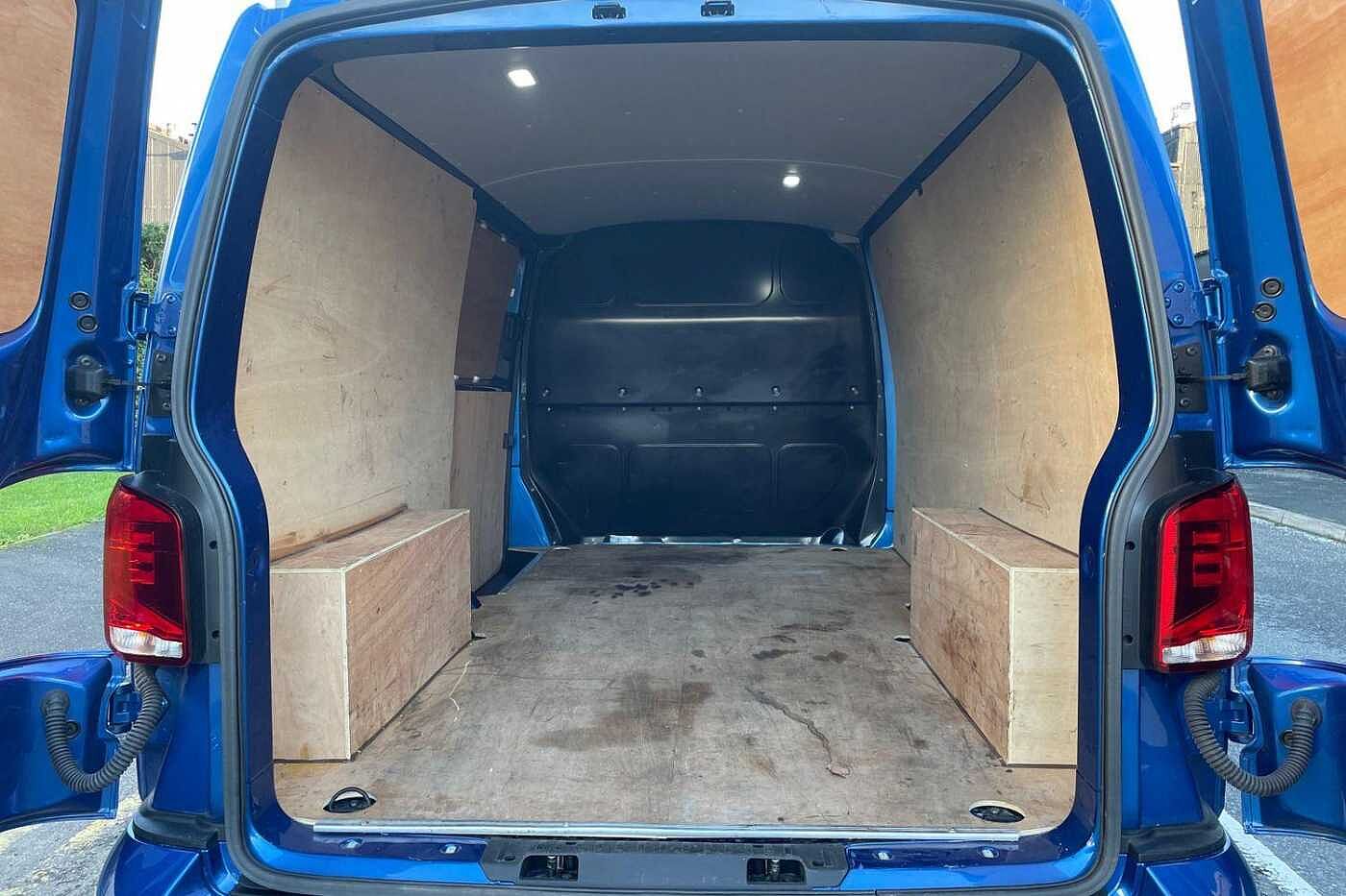 Volkswagen Transporter 2.0 TDI T32 Highline Panel Van 5dr Diesel DSG FWD LWB Euro 6 (s/s) (150 ps)