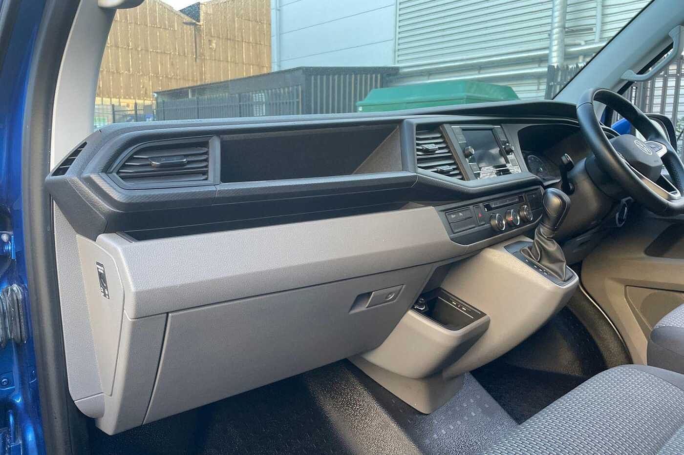 Volkswagen Transporter 2.0 TDI T32 Highline Panel Van 5dr Diesel DSG FWD LWB Euro 6 (s/s) (150 ps)