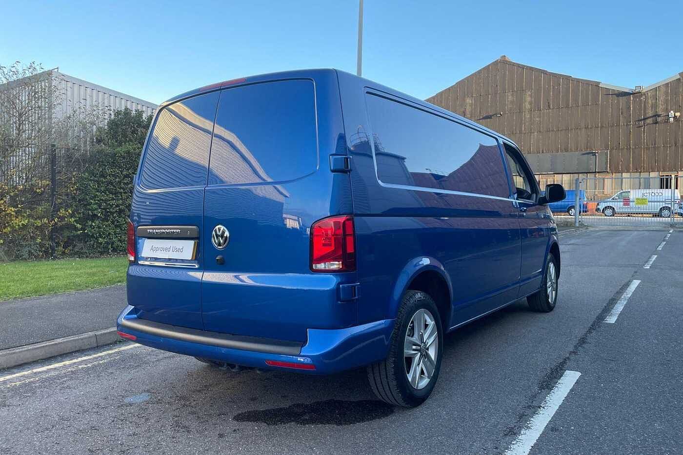 Volkswagen Transporter 2.0 TDI T32 Highline Panel Van 5dr Diesel DSG FWD LWB Euro 6 (s/s) (150 ps)