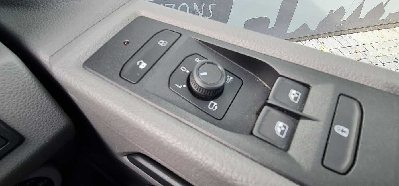 Volkswagen Transporter T30 Swb Diesel 2.0 TDI 110 Highline Kombi Van