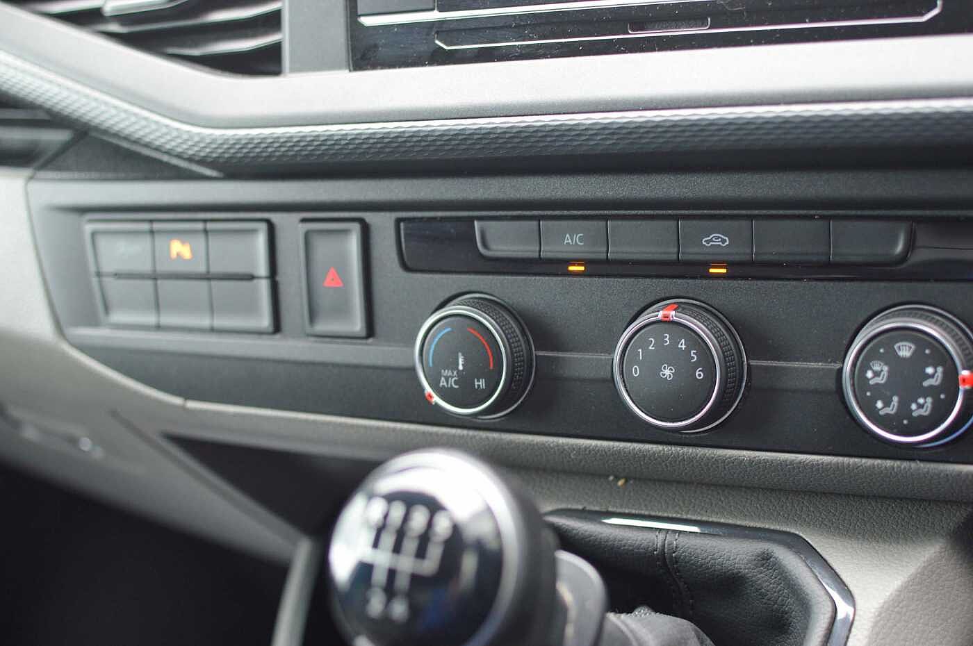 Volkswagen Transporter 2.0TDI 110ps T28 Highline BMT SWB PV