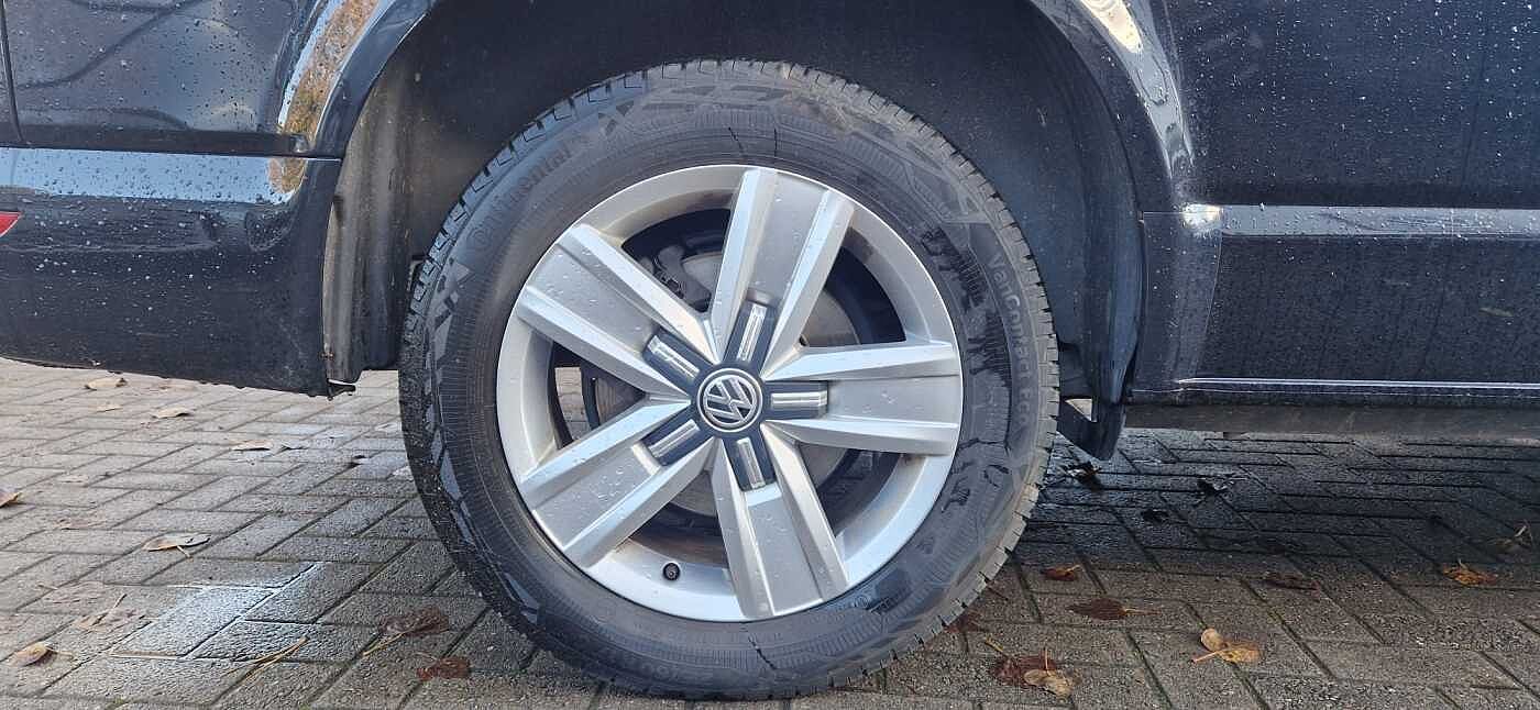 Volkswagen Transporter Shuttle 9 seats T32 SE LWB 2.0TDI 150PS DSG