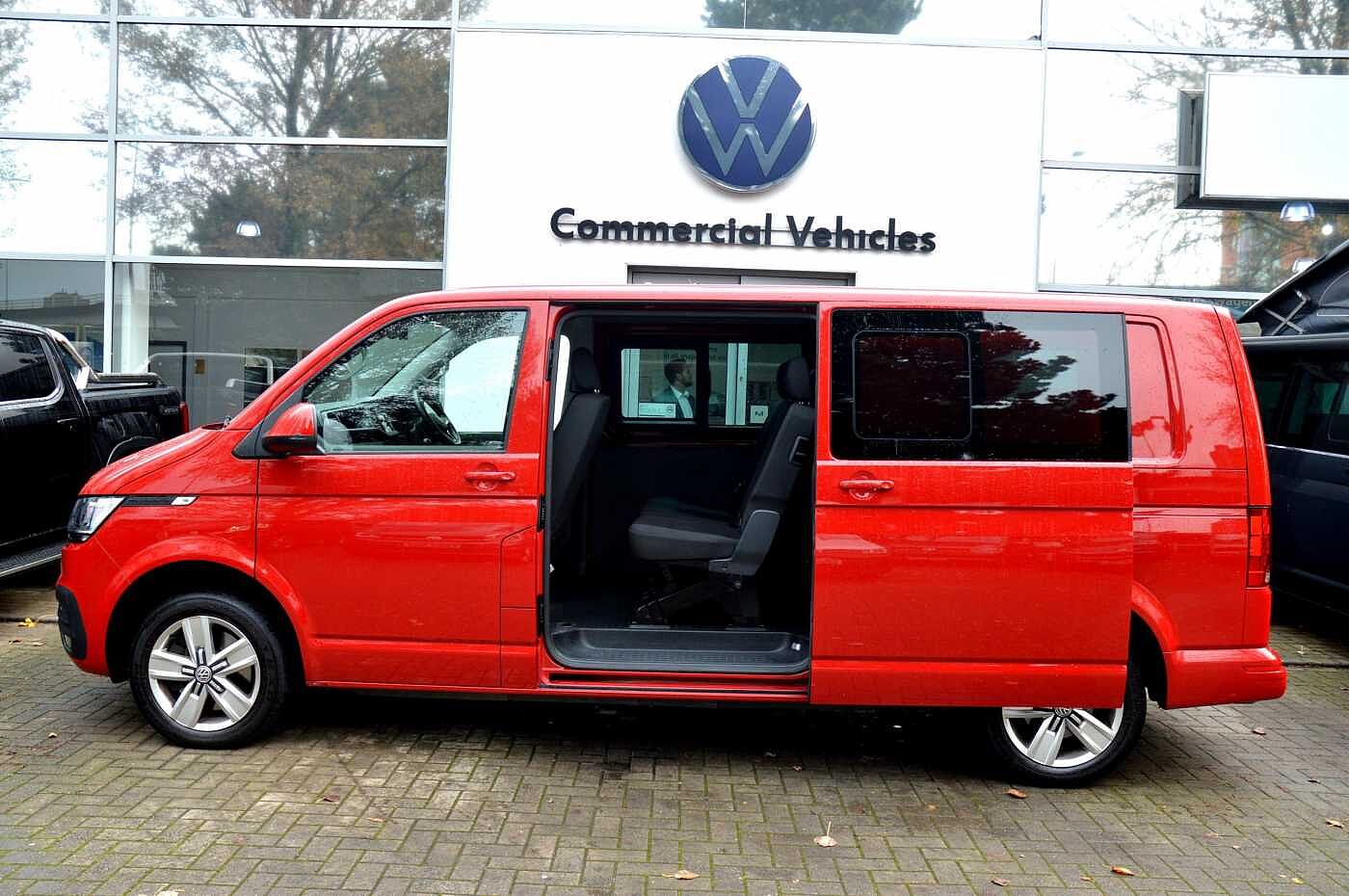Volkswagen Transporter KOMBI 2.0TDI 150ps T32 Highline KOMBI LWB 4M