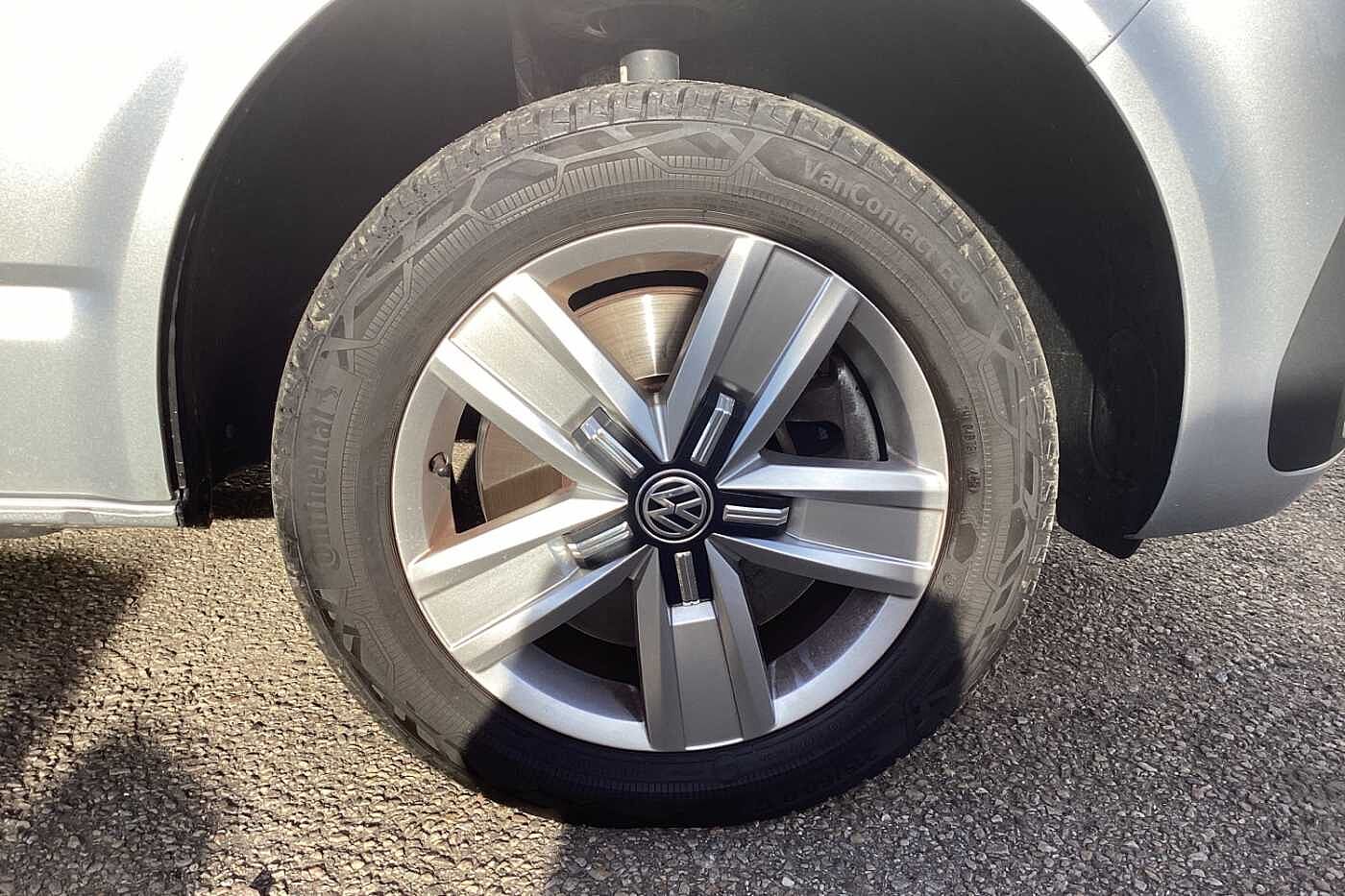 Volkswagen Transporter Kombi T32 Highline LWB 2.0 TDI 150PS