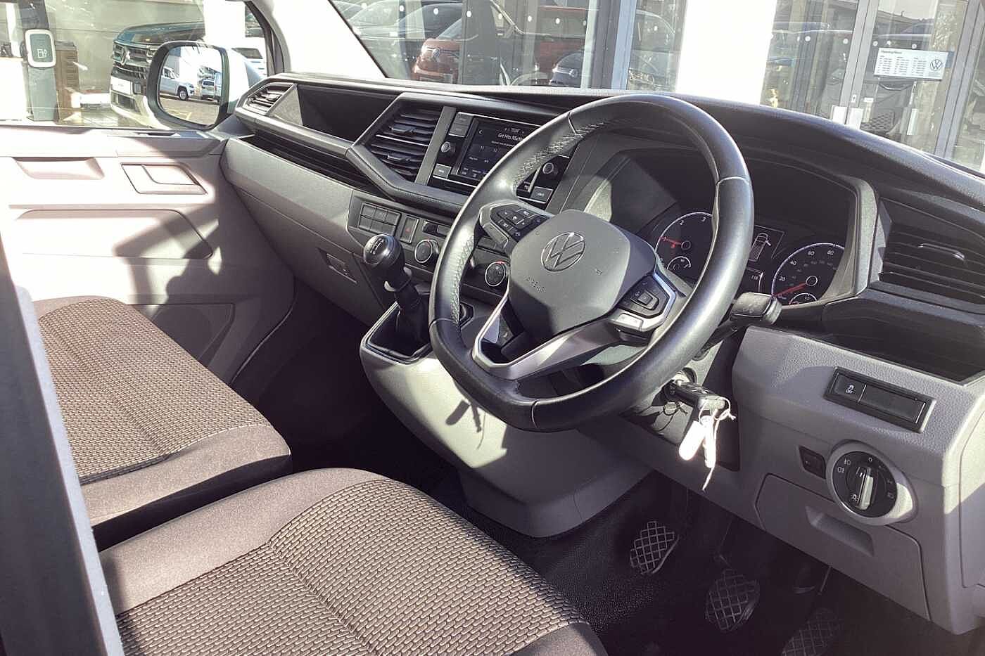Volkswagen Transporter Kombi T32 Highline LWB 2.0 TDI 150PS