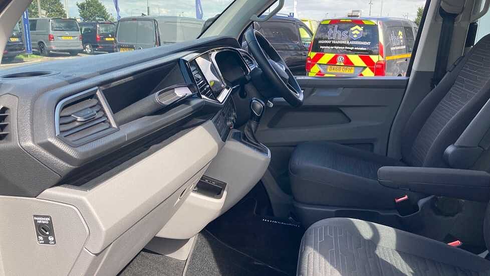 Volkswagen Transporter Shuttle Shuttle T32 2.0 SE TDI SWB 204PS DSG