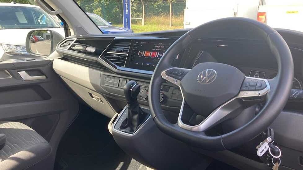 Volkswagen Transporter Shuttle Shuttle T32 2.0 SE TDI SWB 204PS DSG