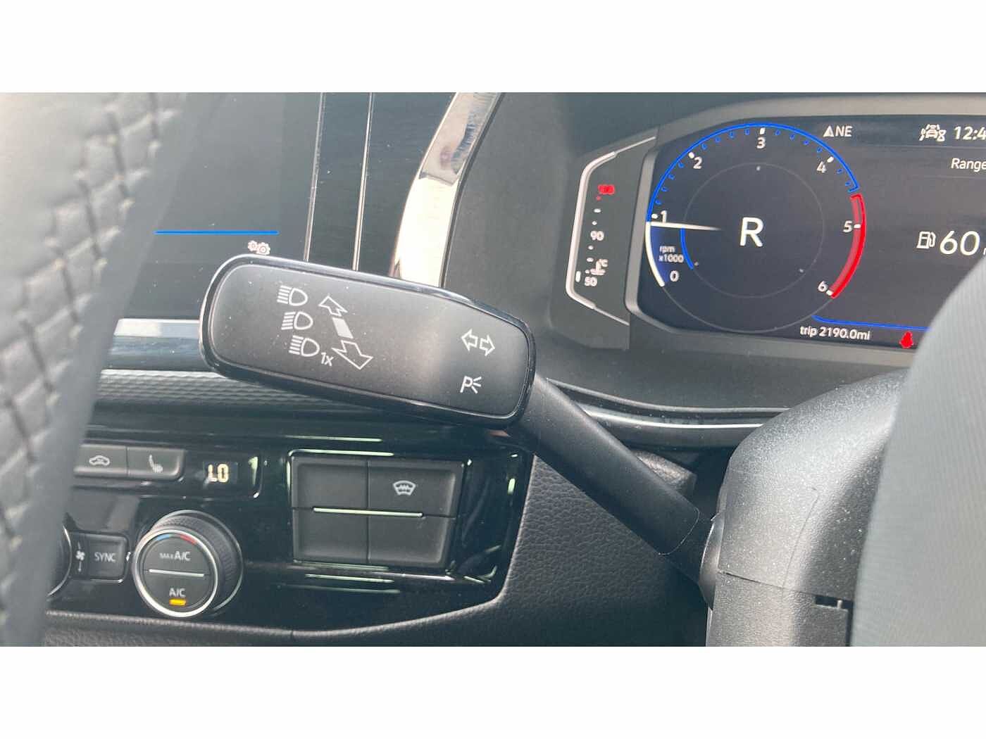 Volkswagen Caravelle 2.0 TDI Executive 150 5Dr DSG Estate