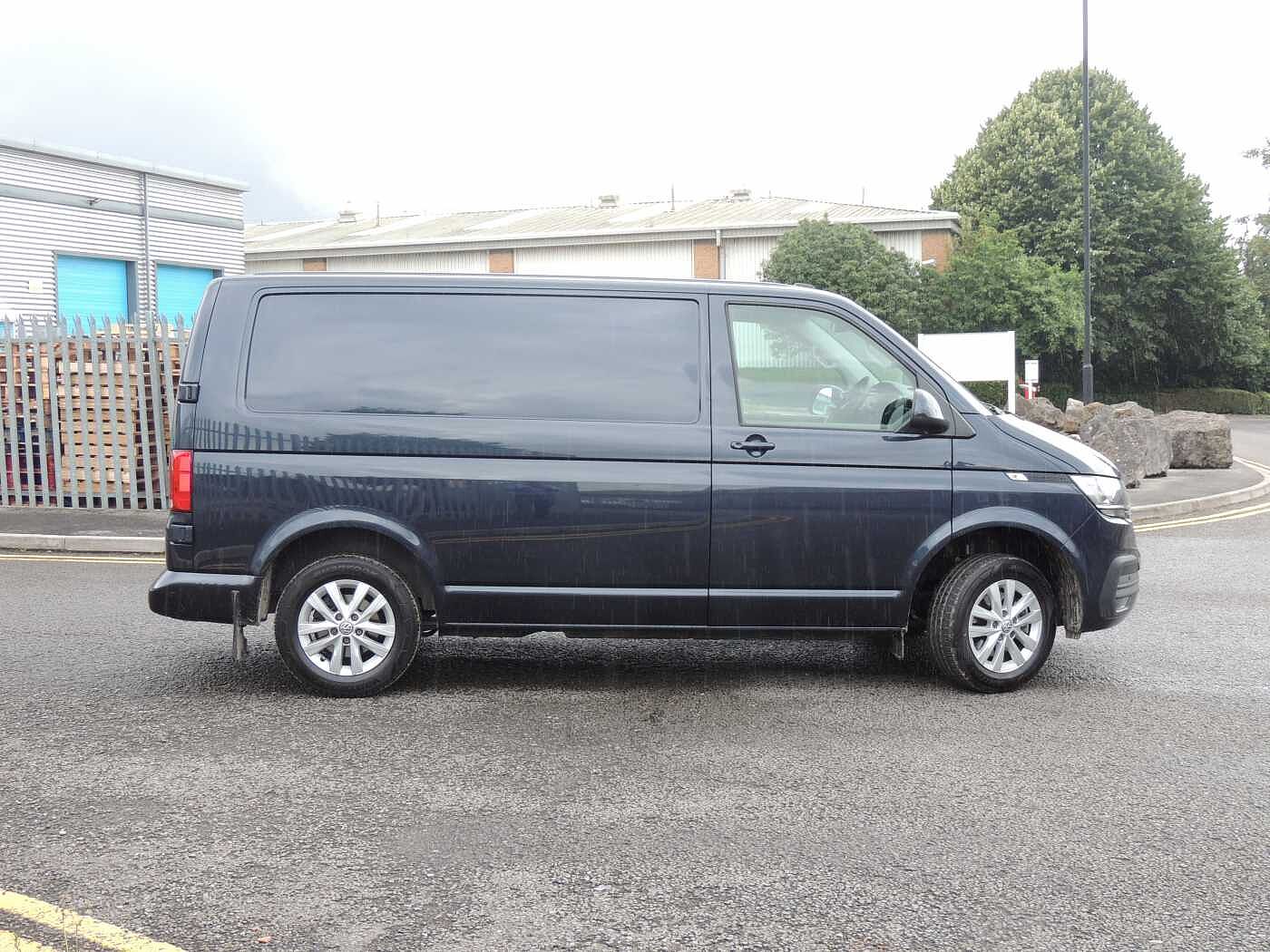 Volkswagen Transporter 2.0TDI 110ps T28 Highline BMT SWB PV +Enhanced £500 Deposit contribution+