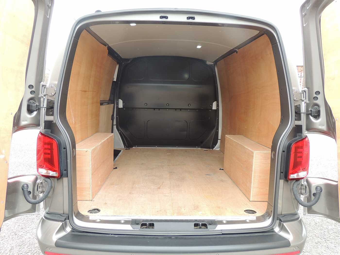 Volkswagen Transporter 2.0TDI 110ps T28 Highline BMT SWB PV +Enhanced £500 Deposit contribution+