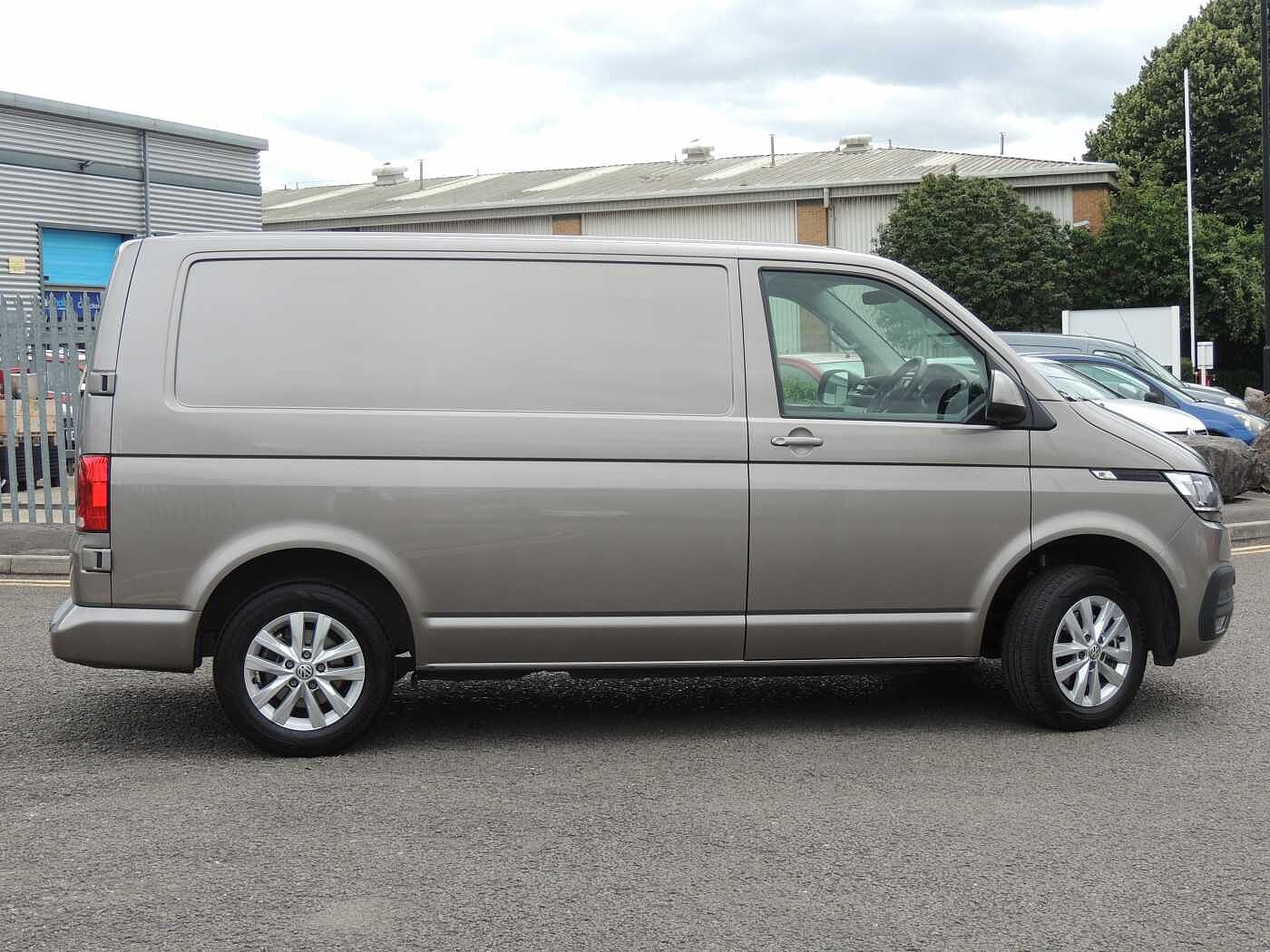 Volkswagen Transporter 2.0TDI 110ps T28 Highline BMT SWB PV +Enhanced £500 Deposit contribution+