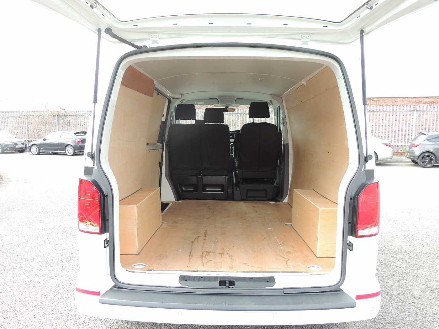 Volkswagen Transporter 2.0TDI 110ps T28 Highline SWB PV +Enhanced £500 Deposit contribution+