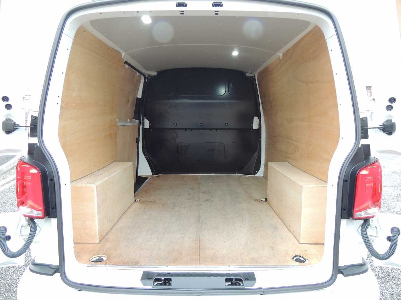 Volkswagen Transporter 2.0TDI 110ps T28 Highline BMT SWB PV +Enhanced £500 Deposit contribution+