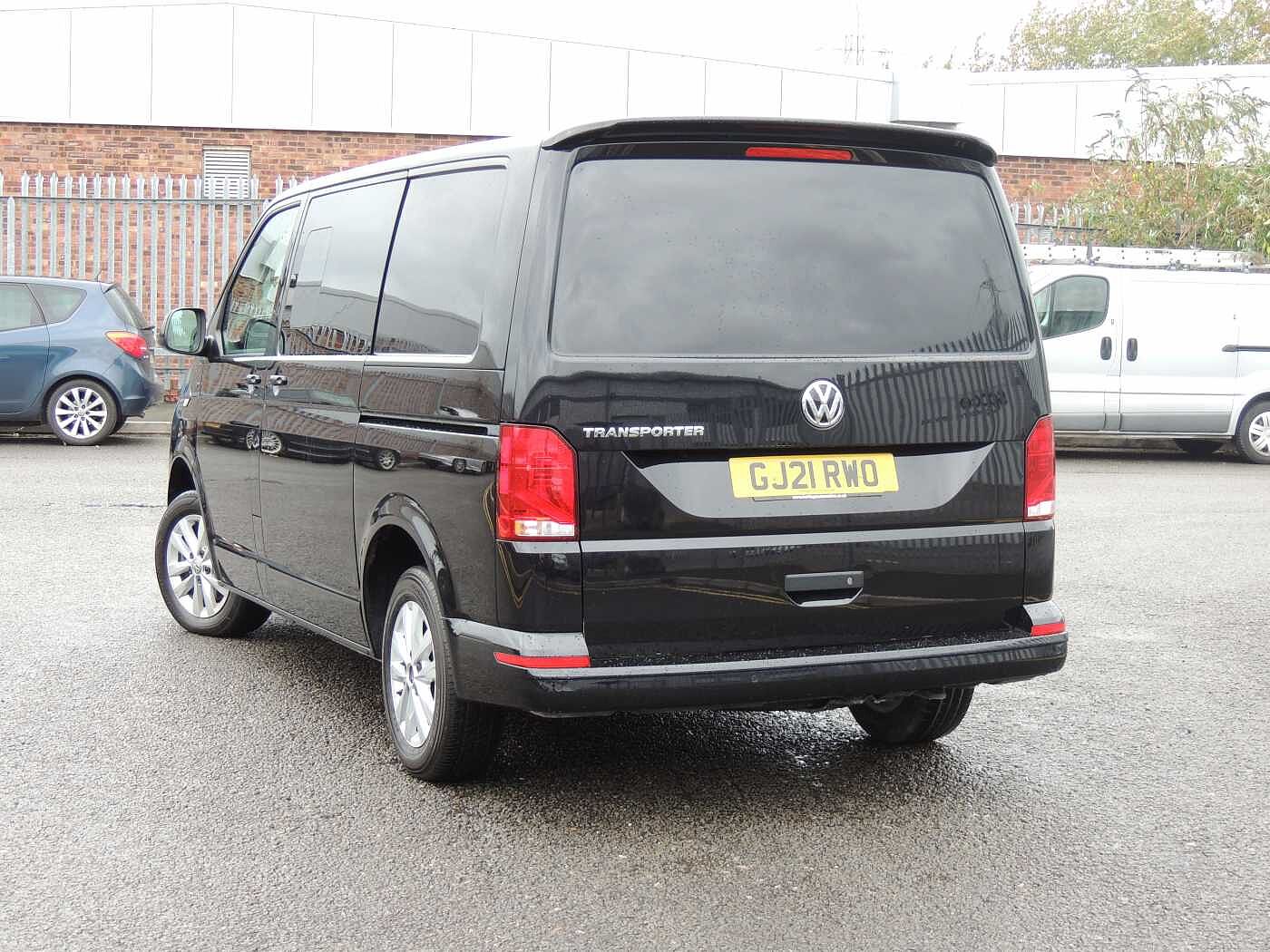 Volkswagen Transporter Kombi 2.0TDI T30 Highline SWB 110 ps Kombi Conversion + Enhanced £500 DC +++
