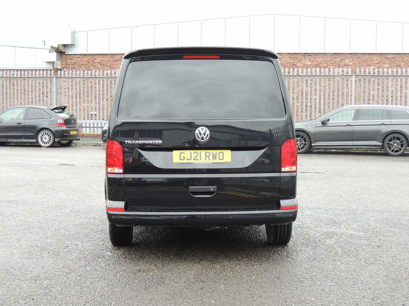 Volkswagen Transporter Kombi 2.0TDI T30 Highline SWB 110 ps Kombi Conversion + Enhanced £500 DC +++